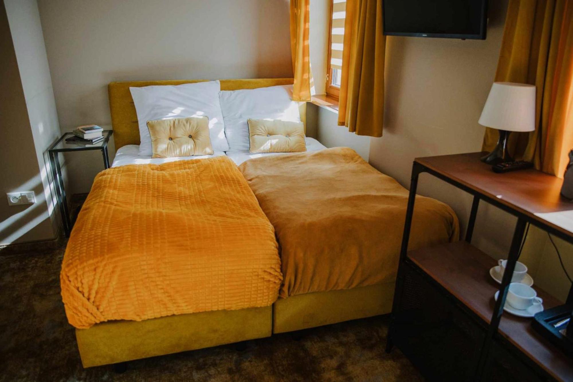 Stacja Kultura Hotel Poniatowa Екстериор снимка
