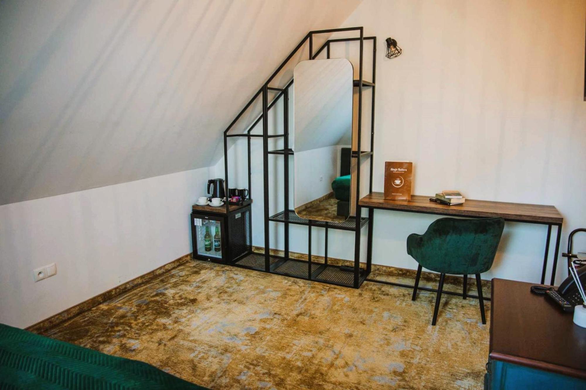 Stacja Kultura Hotel Poniatowa Екстериор снимка