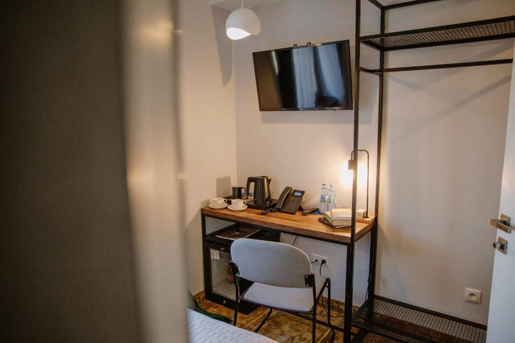 Stacja Kultura Hotel Poniatowa Екстериор снимка
